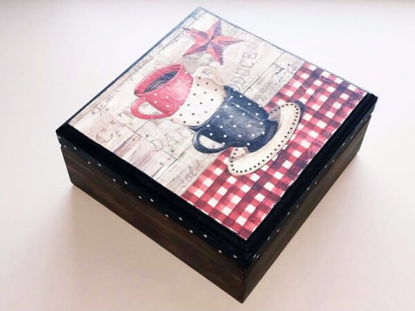 Χειροποίητο ξύλινο κουτί με φλιτζάνια, θέμα καφές, cups dots