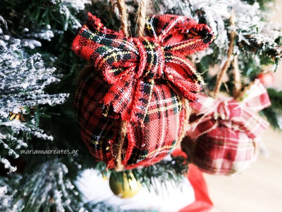 DIY Υφασμάτινες Χριστουγεννιάτικες μπάλες σε 5 λεπτά